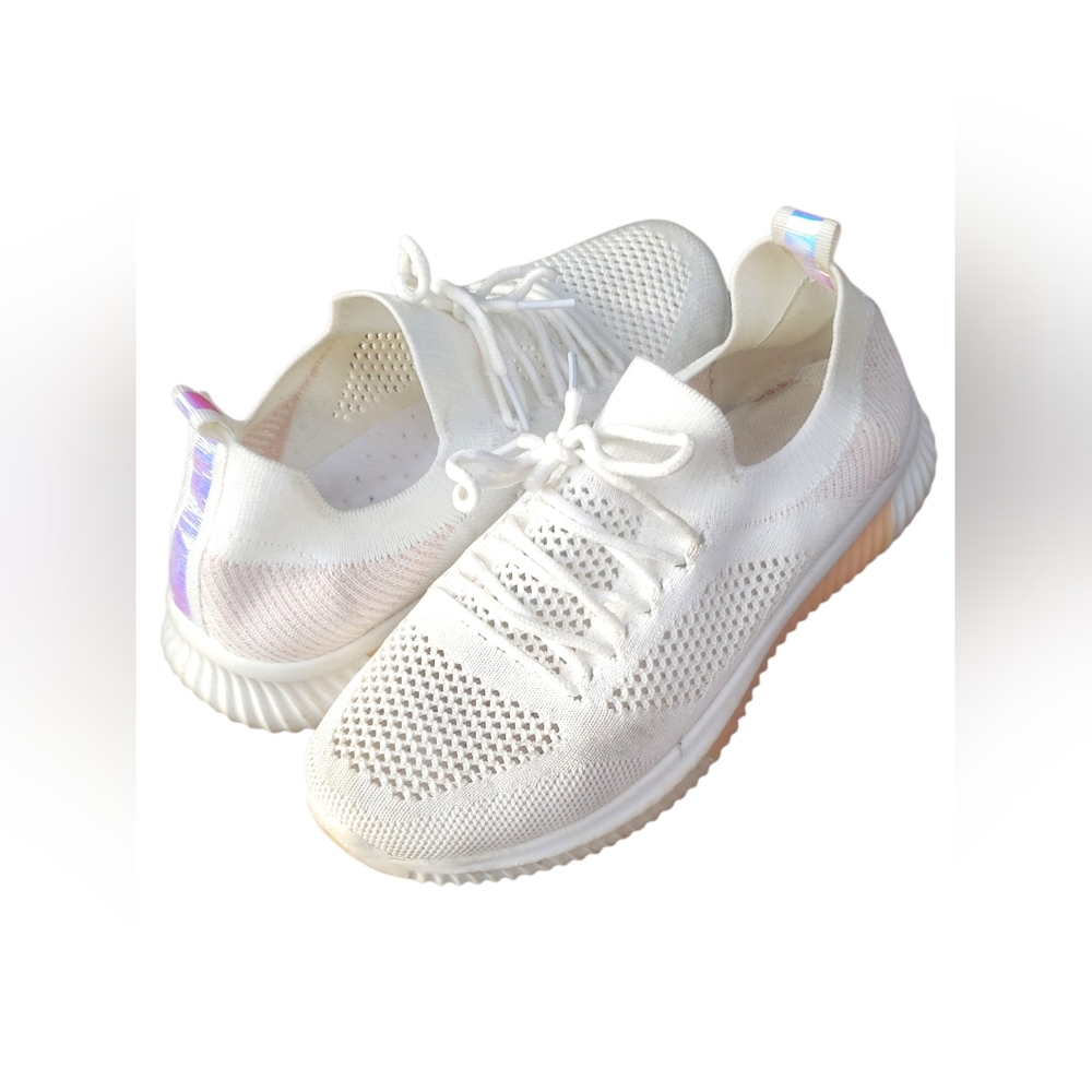 Sz 7 (38) White Irridescent Knit Slip-On Women's Sneakers